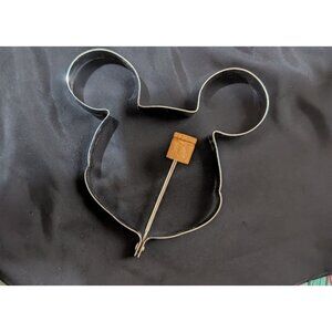 Mickey Mouse Metal Mold with Handle-Pancakes-Cookies-Eggs-5" Wide